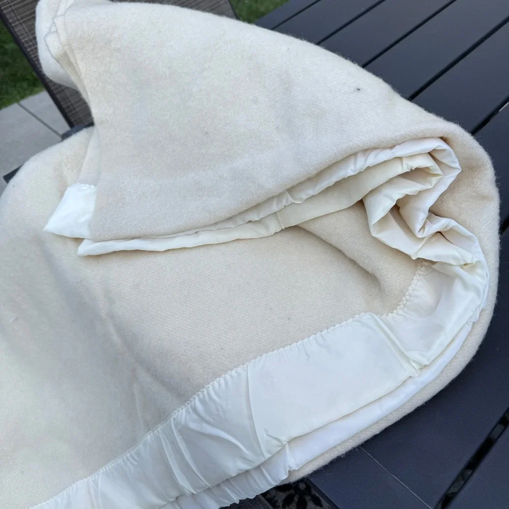 Faribo Pure & Simple Blanket Twin Cream Washable Wool Satin Trim Vintage USA